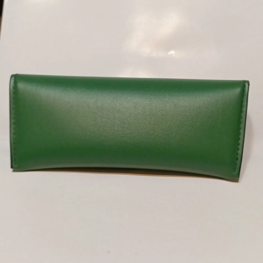 TIMO X ZENNI Green glasses case
